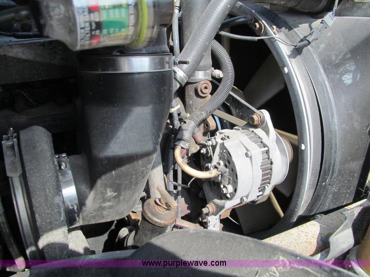 image for item K6356 1999 Volvo VNL64T semi truck