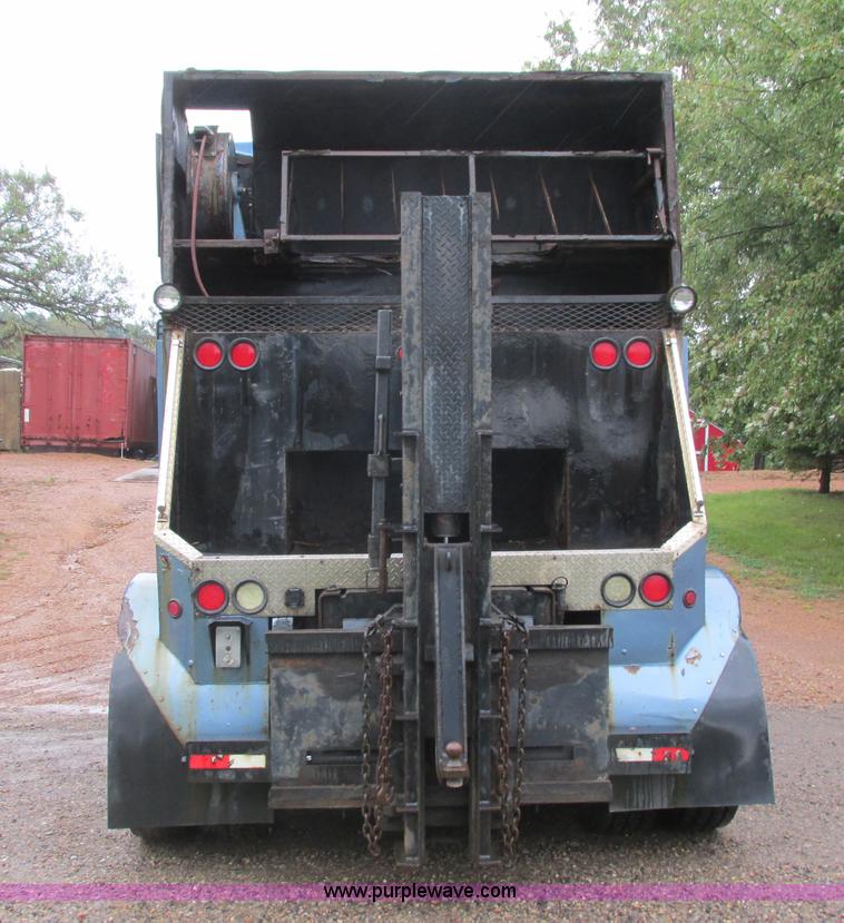 image for item L3849 2007 International 9200i toter truck