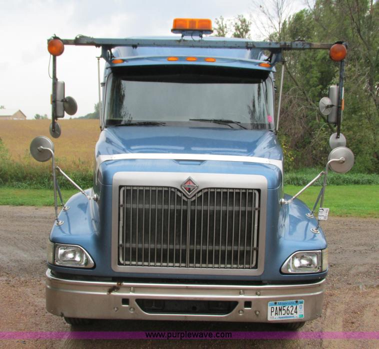 image for item L3849 2007 International 9200i toter truck