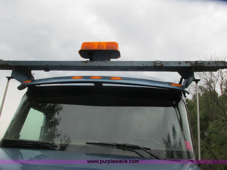 image for item L3849 2007 International 9200i toter truck