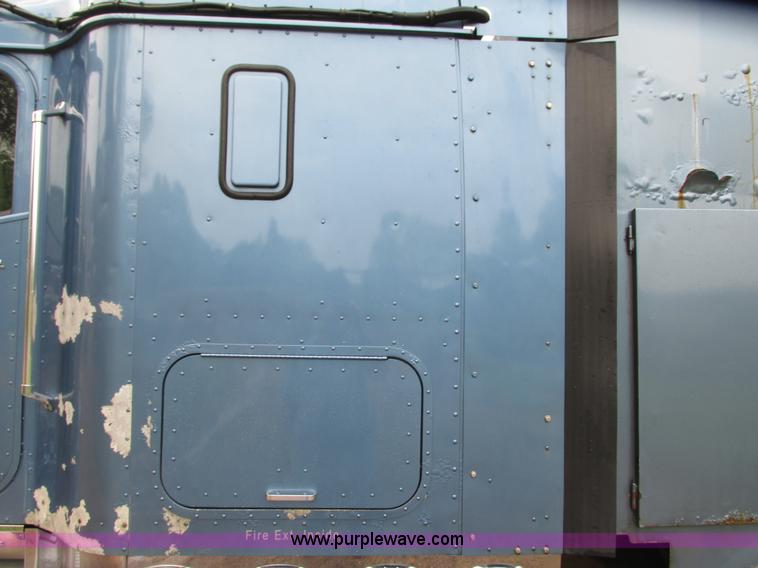 image for item L3849 2007 International 9200i toter truck