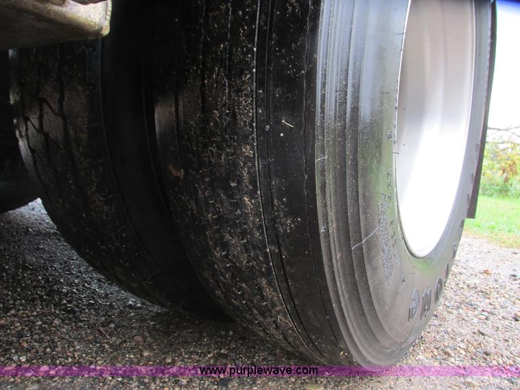 image for item L3849 2007 International 9200i toter truck