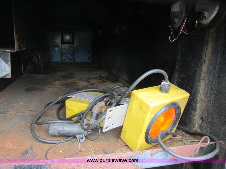 image for item L3849 2007 International 9200i toter truck