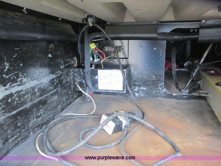 image for item L3849 2007 International 9200i toter truck