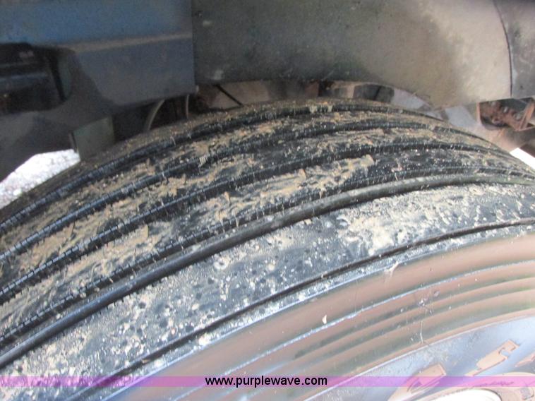 image for item L3849 2007 International 9200i toter truck