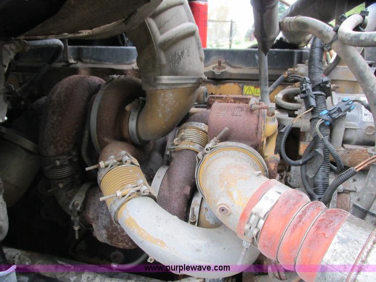 image for item L3849 2007 International 9200i toter truck