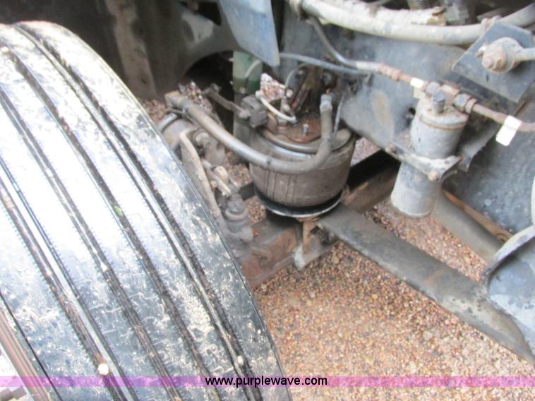 image for item L3849 2007 International 9200i toter truck