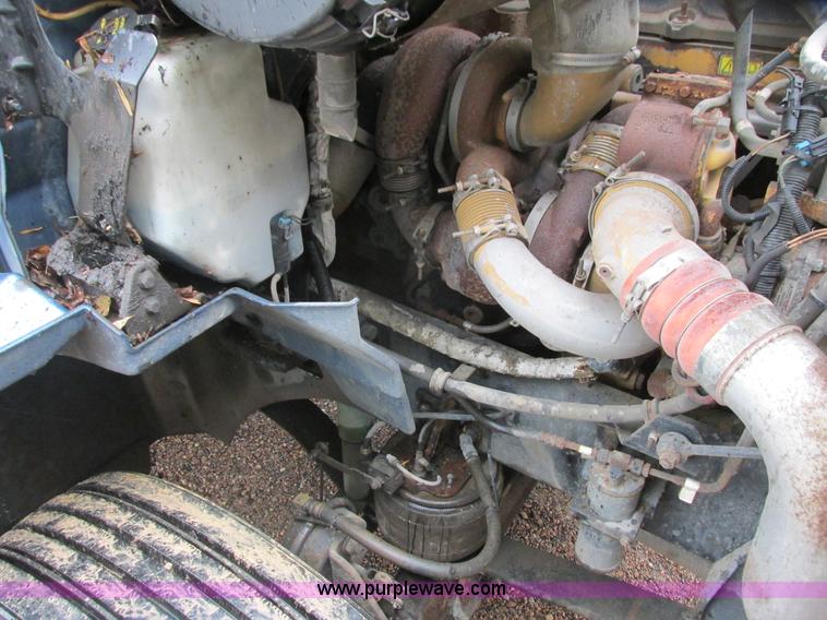 image for item L3849 2007 International 9200i toter truck