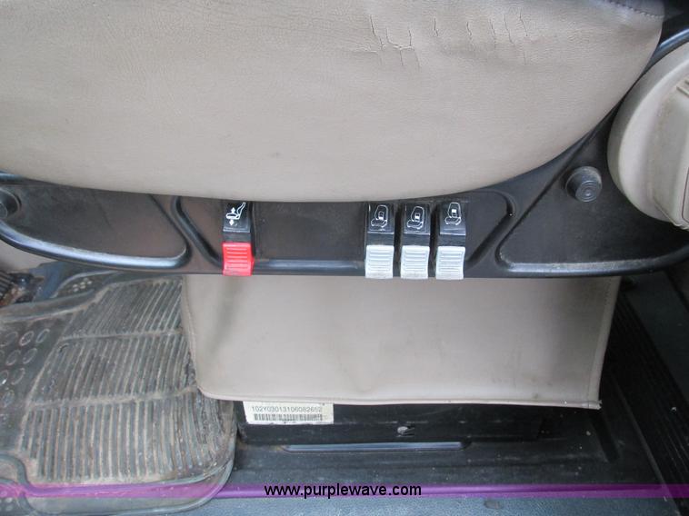 image for item L3849 2007 International 9200i toter truck