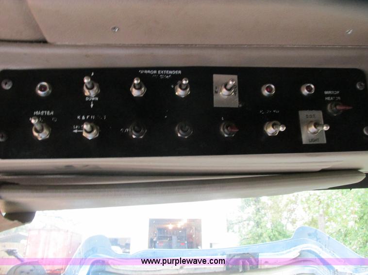 image for item L3849 2007 International 9200i toter truck