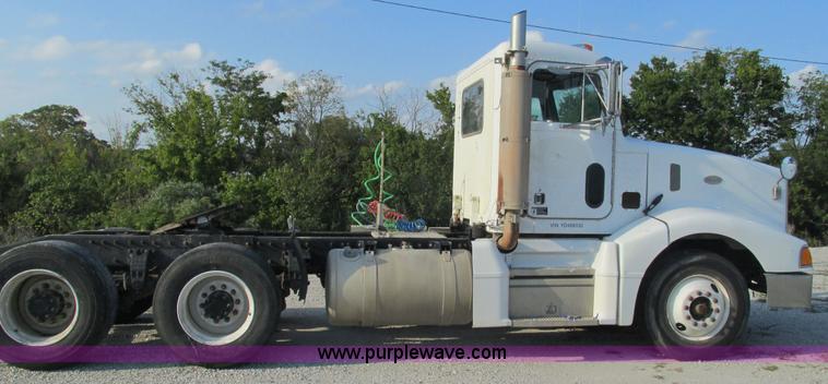 image for item L5264 2000 Peterbilt 377 semi truck