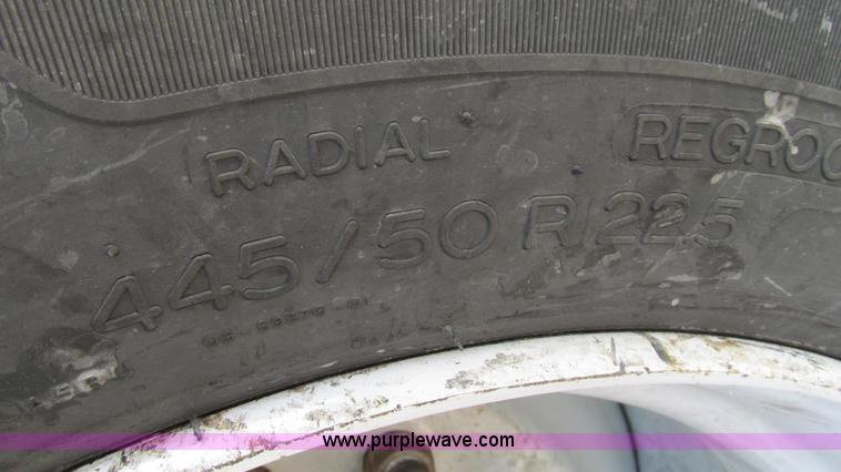 image for item L5264 2000 Peterbilt 377 semi truck