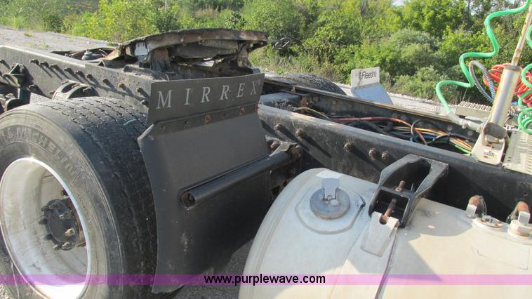 image for item L5264 2000 Peterbilt 377 semi truck