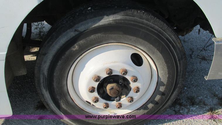 image for item L5264 2000 Peterbilt 377 semi truck