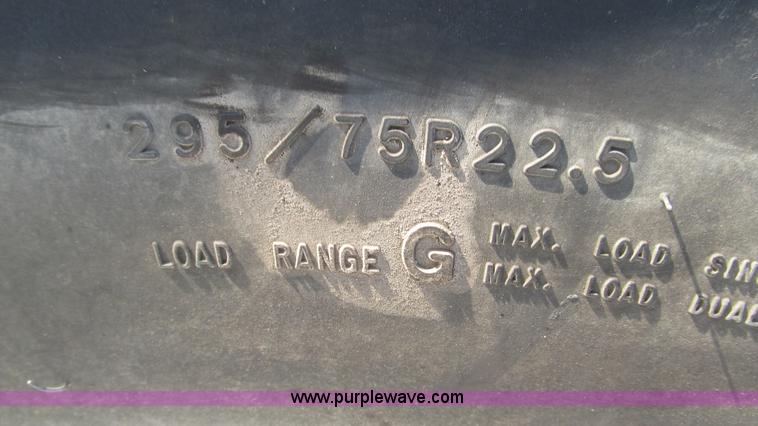 image for item L5264 2000 Peterbilt 377 semi truck