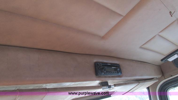 image for item L5264 2000 Peterbilt 377 semi truck