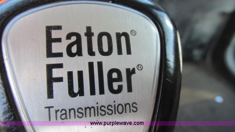 image for item L5264 2000 Peterbilt 377 semi truck