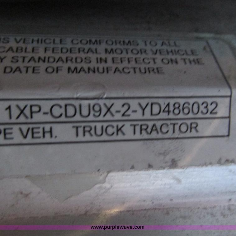 image for item L5264 2000 Peterbilt 377 semi truck