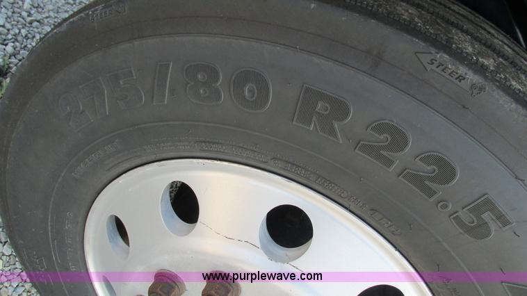 image for item L5265 1998 Peterbilt 377 semi truck