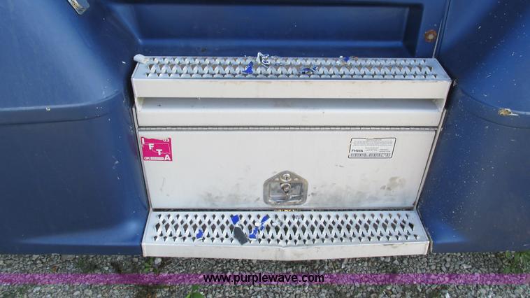 image for item L5265 1998 Peterbilt 377 semi truck