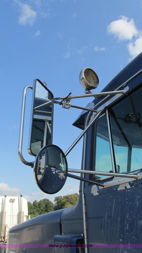 image for item L5265 1998 Peterbilt 377 semi truck