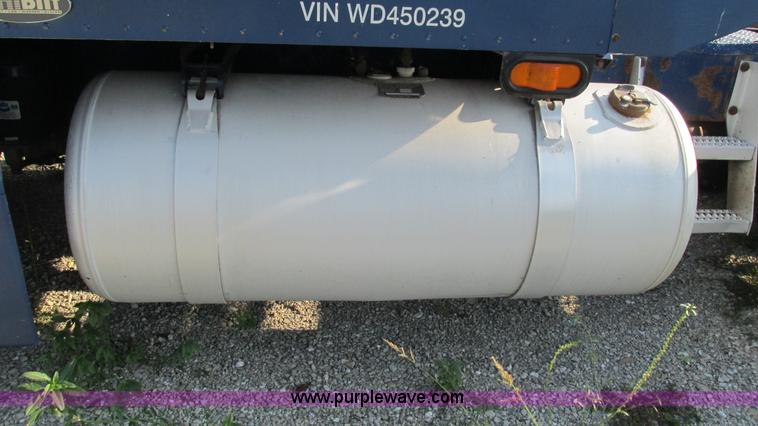 image for item L5265 1998 Peterbilt 377 semi truck