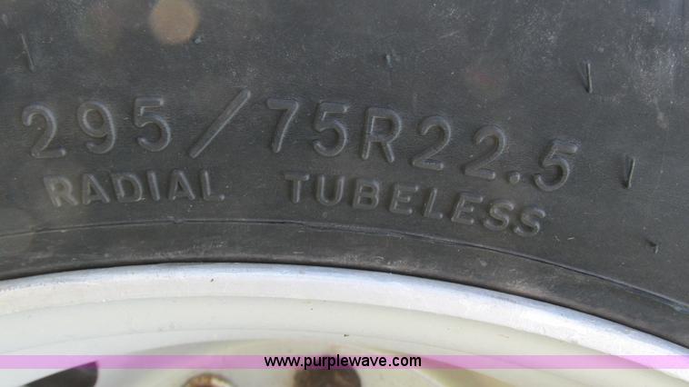 image for item L5265 1998 Peterbilt 377 semi truck