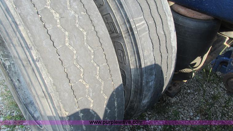 image for item L5265 1998 Peterbilt 377 semi truck