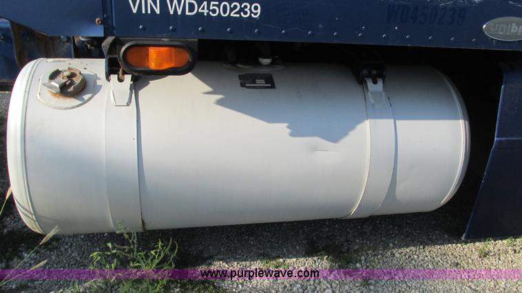 image for item L5265 1998 Peterbilt 377 semi truck