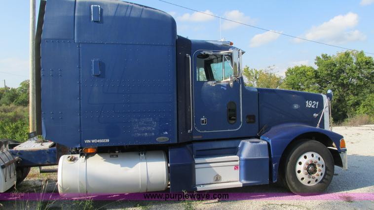 image for item L5265 1998 Peterbilt 377 semi truck