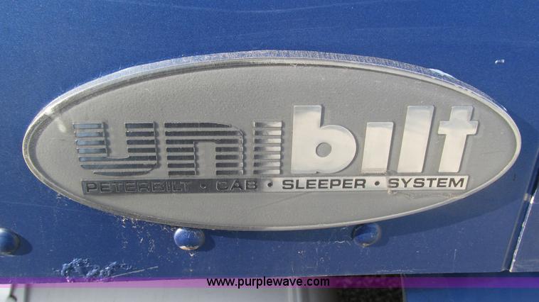 image for item L5265 1998 Peterbilt 377 semi truck