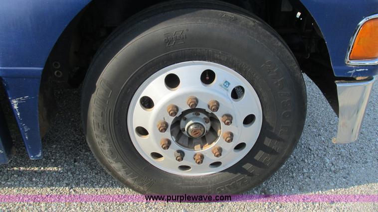 image for item L5265 1998 Peterbilt 377 semi truck