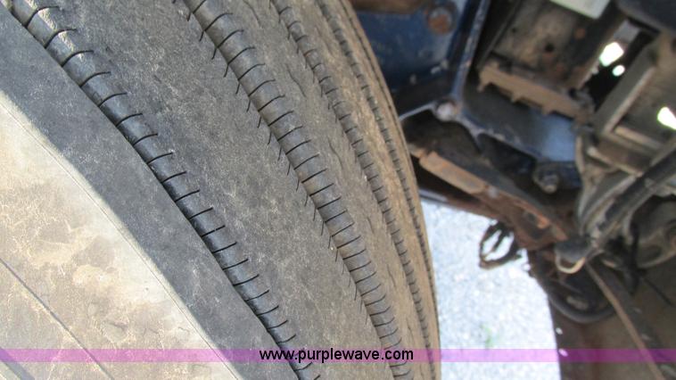 image for item L5265 1998 Peterbilt 377 semi truck