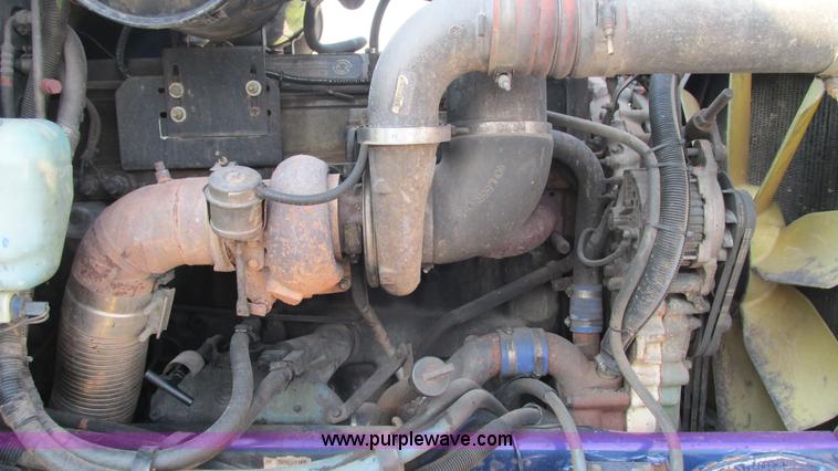 image for item L5265 1998 Peterbilt 377 semi truck