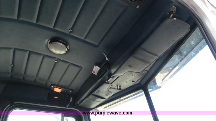 image for item L5265 1998 Peterbilt 377 semi truck