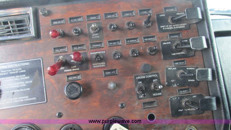 image for item L5265 1998 Peterbilt 377 semi truck