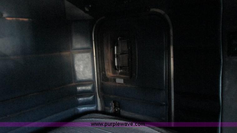 image for item L5265 1998 Peterbilt 377 semi truck