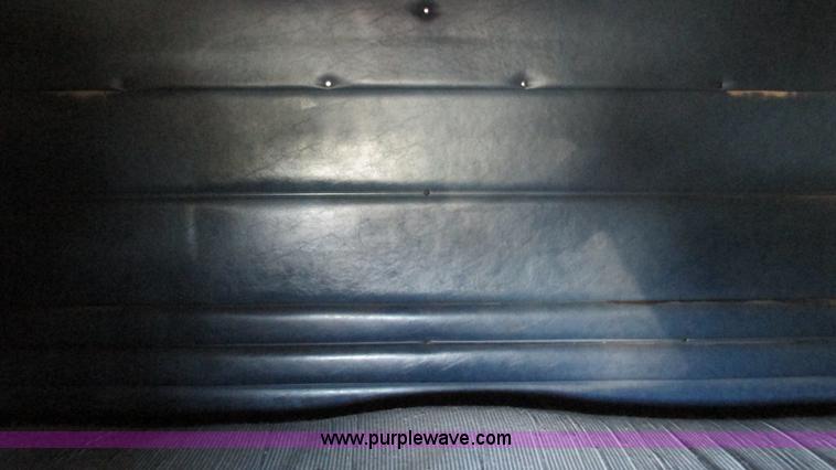 image for item L5265 1998 Peterbilt 377 semi truck