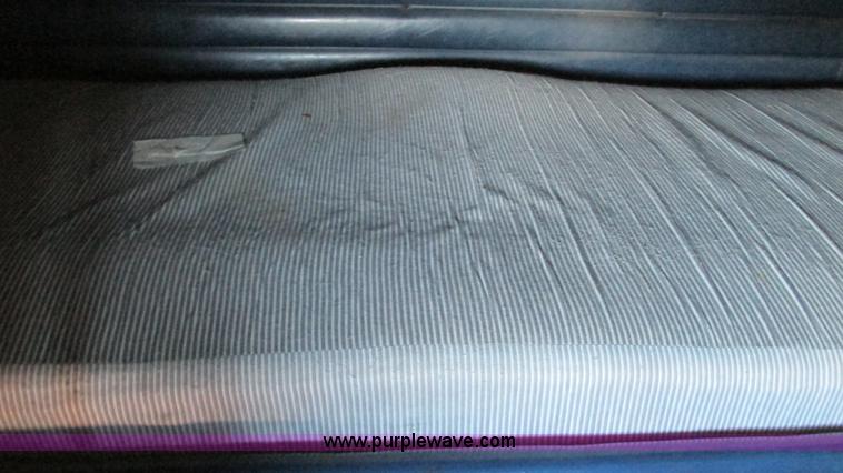 image for item L5265 1998 Peterbilt 377 semi truck