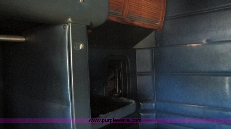 image for item L5265 1998 Peterbilt 377 semi truck