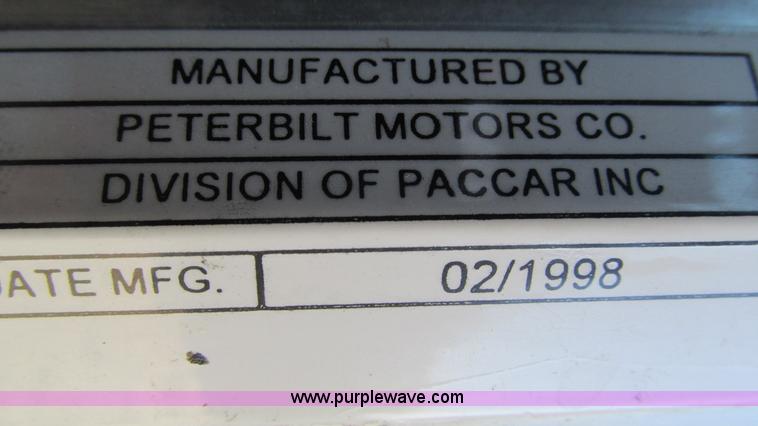 image for item L5265 1998 Peterbilt 377 semi truck