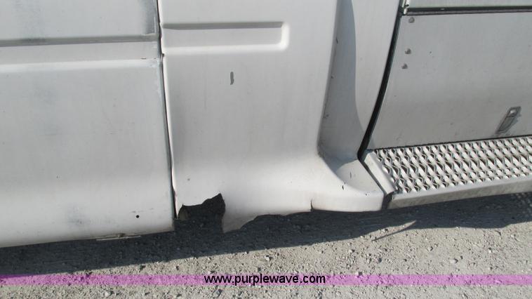 image for item L5266 2001 Peterbilt 387 semi truck