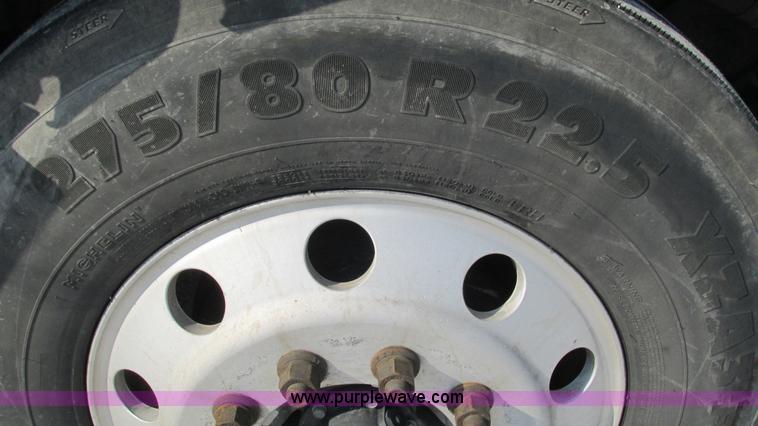 image for item L5266 2001 Peterbilt 387 semi truck