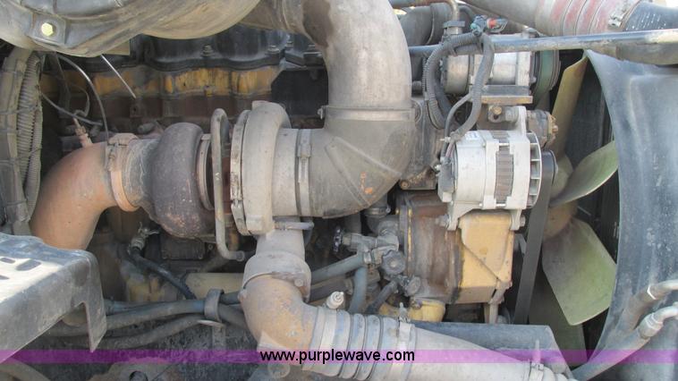 image for item L5266 2001 Peterbilt 387 semi truck