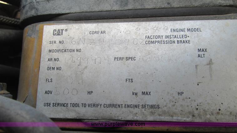 image for item L5266 2001 Peterbilt 387 semi truck