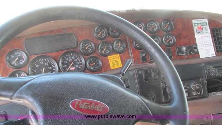 image for item L5266 2001 Peterbilt 387 semi truck