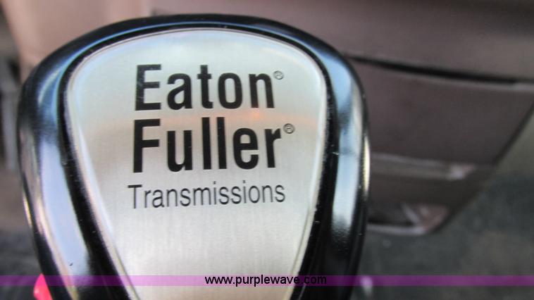 image for item L5266 2001 Peterbilt 387 semi truck