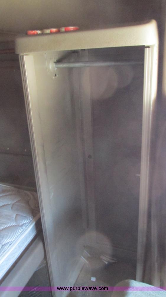 image for item L5266 2001 Peterbilt 387 semi truck