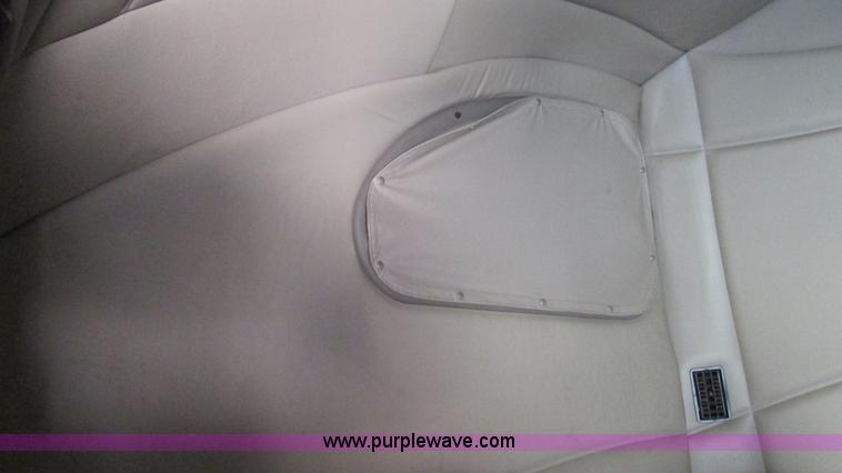 image for item L5266 2001 Peterbilt 387 semi truck