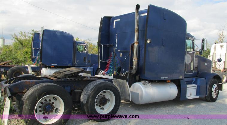 image for item L5267 1999 Peterbilt 377 semi truck